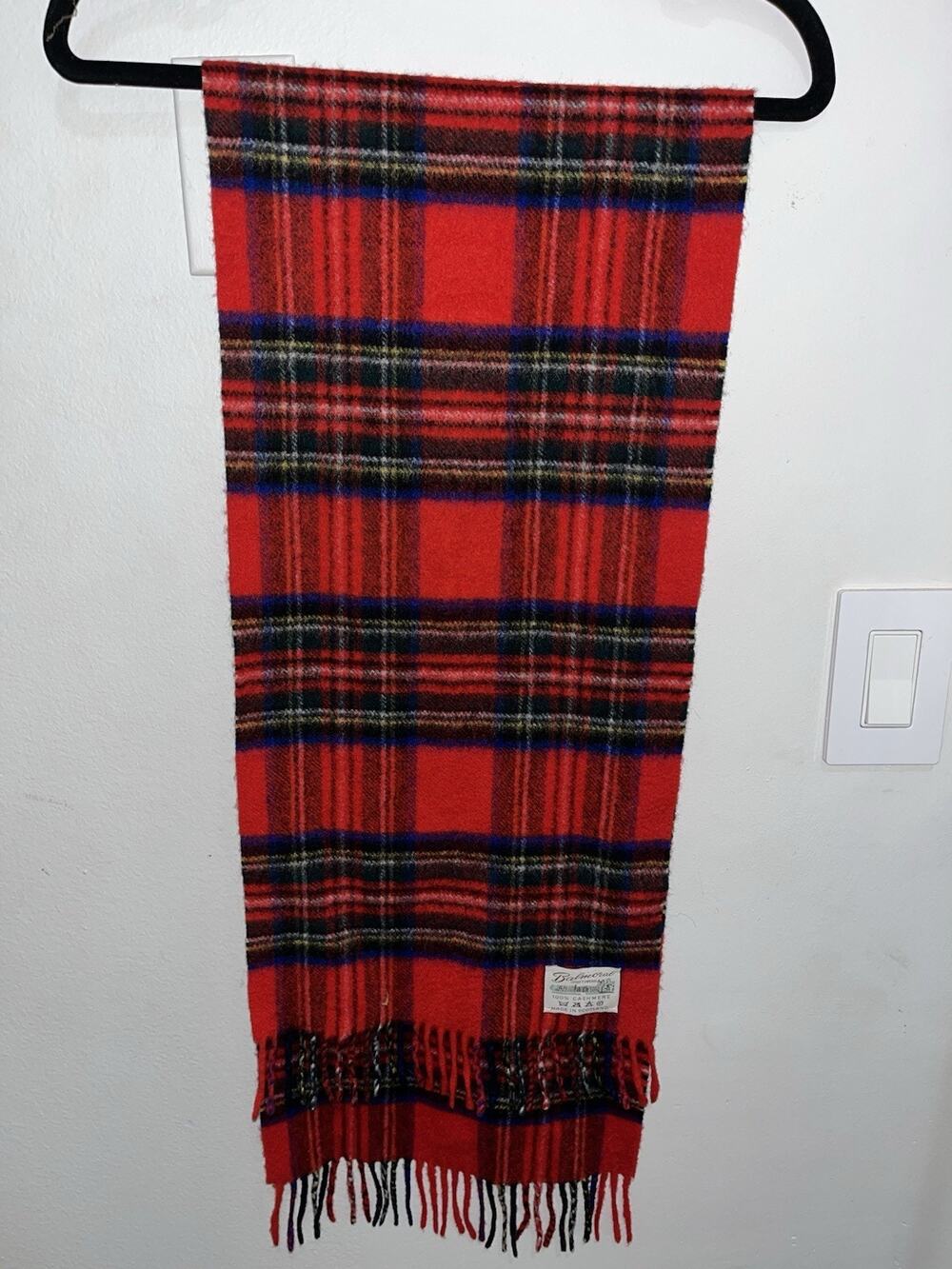 HOUSE OF BALMORAL Red Tartan Check 100% Cashmere Fringed Rectangle Scarf (C)